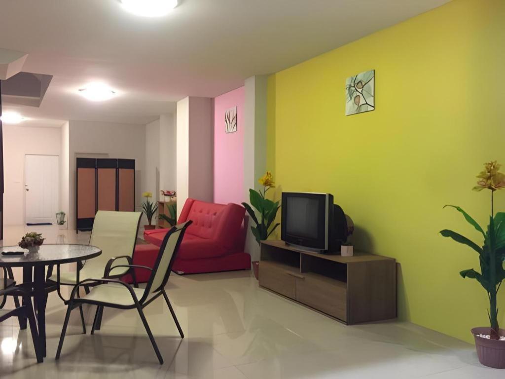 Tontalay Hotel Bangsaen Екстериор снимка