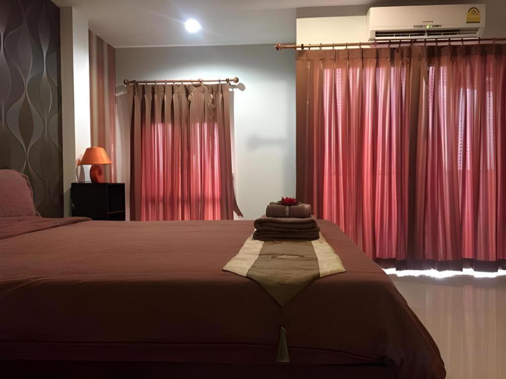 Tontalay Hotel Bangsaen Екстериор снимка