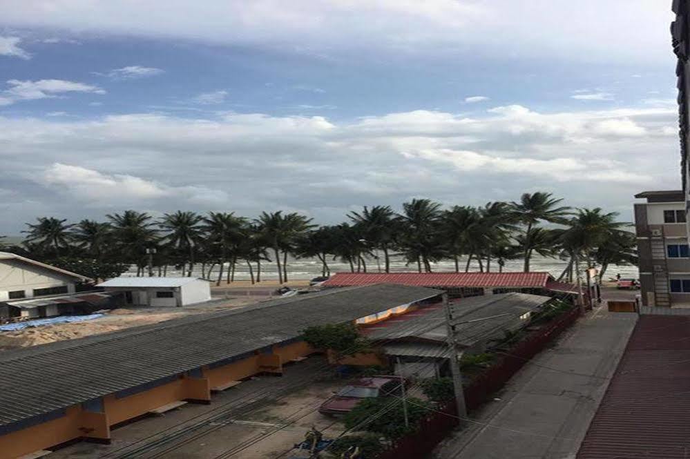Tontalay Hotel Bangsaen Екстериор снимка